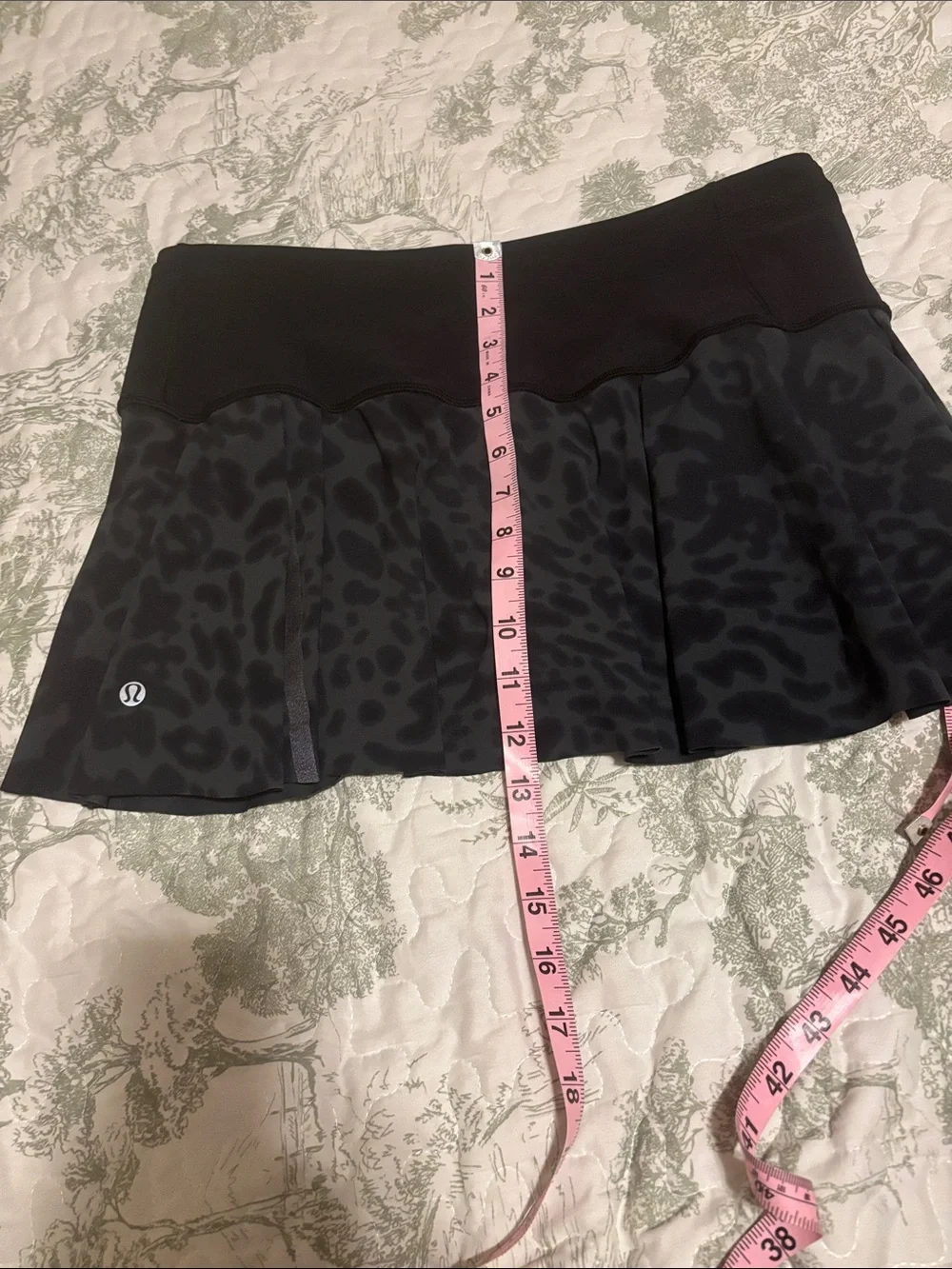 vintage Lululemon Hit Your Stride Skirt, animal swirl black deep coal, size 8 - Picture 10 of 15